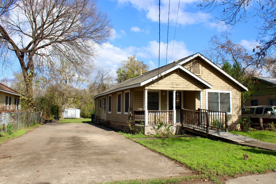 Austin, Texas, 78702, United States, 3 Bedrooms Bedrooms, ,1 BathroomBathrooms,Residential,For Sale,1901292