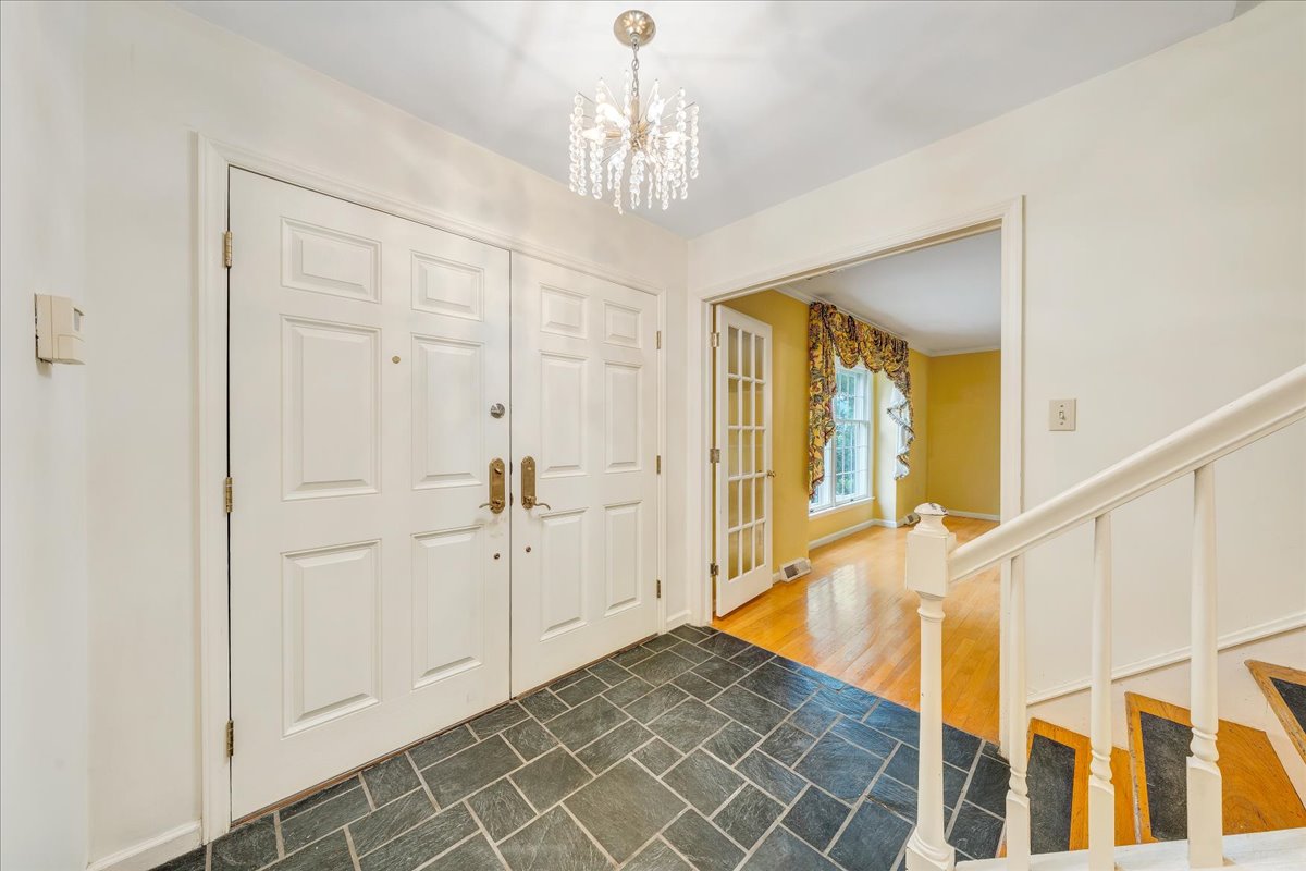 Roanoke, Virginia, 24015, United States, 5 Bedrooms Bedrooms, ,3 BathroomsBathrooms,Residential,For Sale,2043623