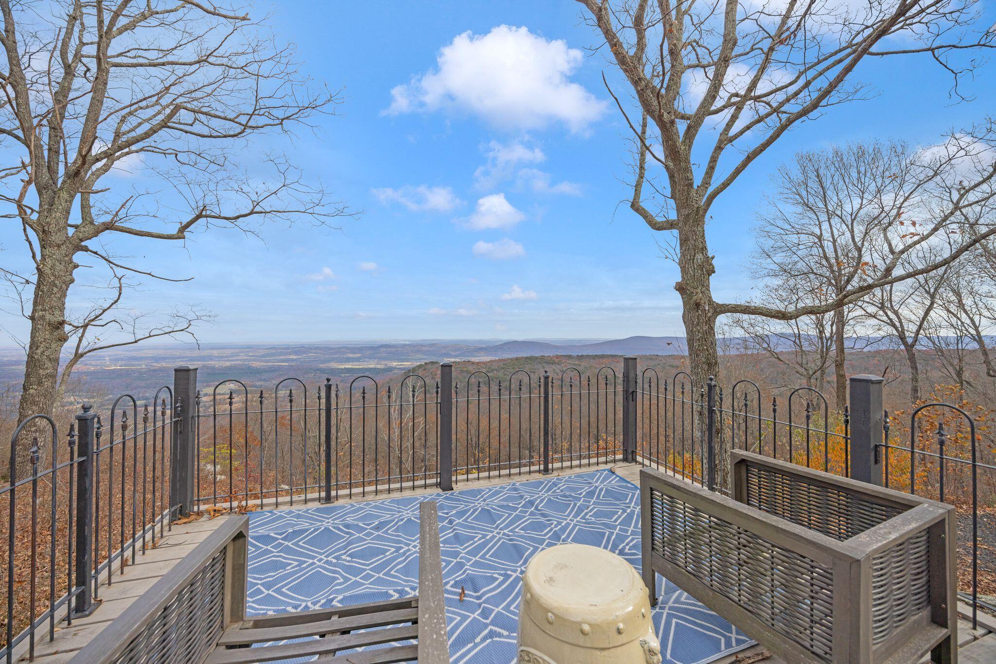 Rising Fawn, Georgia, 30738, United States, 2 Bedrooms Bedrooms, ,2 BathroomsBathrooms,Residential,For Sale,1995389