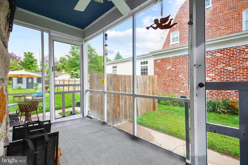 Fredericksburg, Virginia, 22401, United States, 4 Bedrooms Bedrooms, ,2 BathroomsBathrooms,Residential,For Sale,1826966
