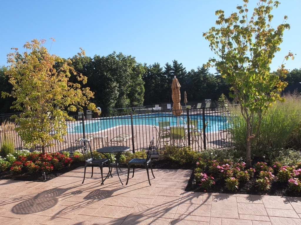 Methuen, Massachusetts, 01844, United States, 2 Bedrooms Bedrooms, ,3 BathroomsBathrooms,Residential,For Sale,1999139