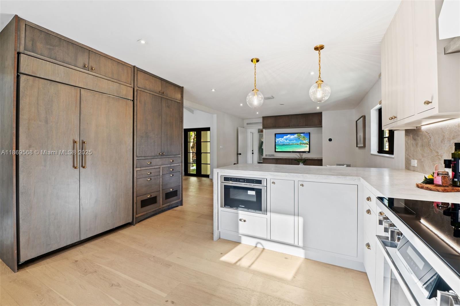 Miami, Florida, 33143, United States, 4 Bedrooms Bedrooms, ,4 BathroomsBathrooms,Residential,For Sale,1933110