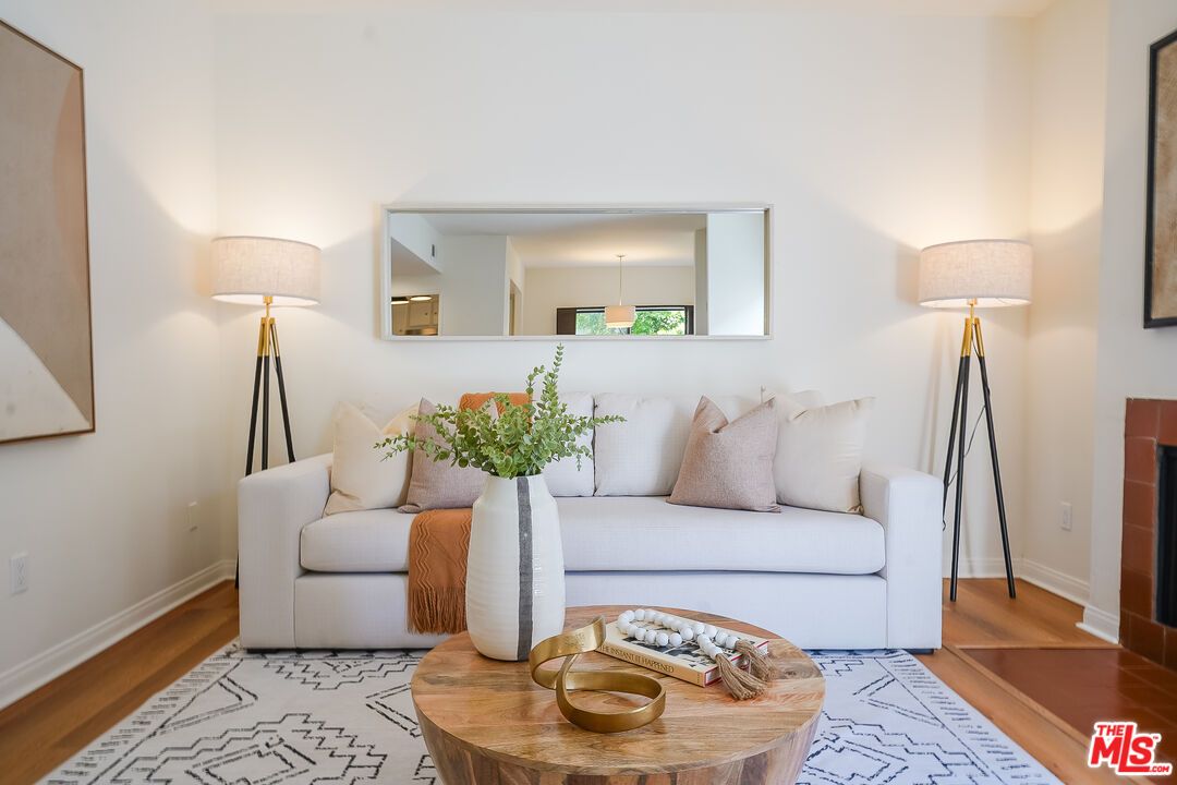 Los Angeles, California, 90025, United States, 2 Bedrooms Bedrooms, ,3 BathroomsBathrooms,Residential,For Sale,1940642