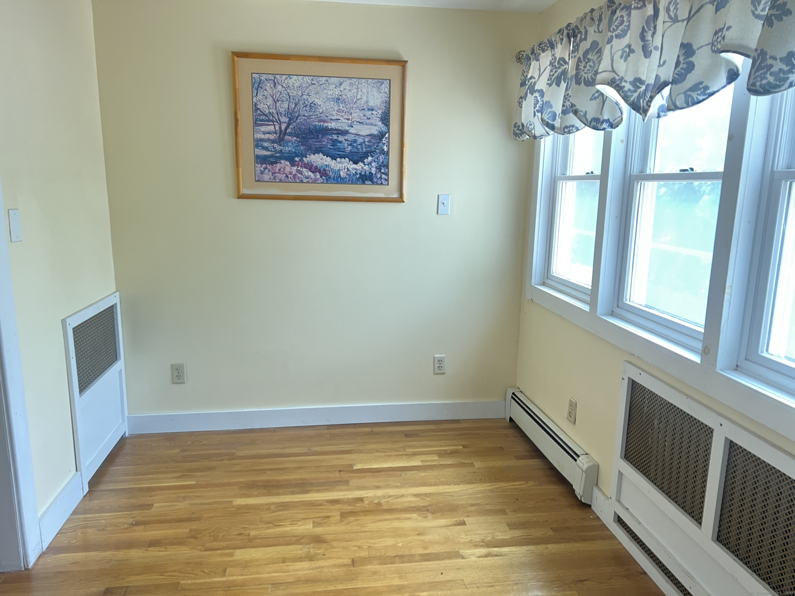 New Haven, Connecticut, 06511, United States, 5 Bedrooms Bedrooms, ,3 BathroomsBathrooms,Residential,For Sale,1826749