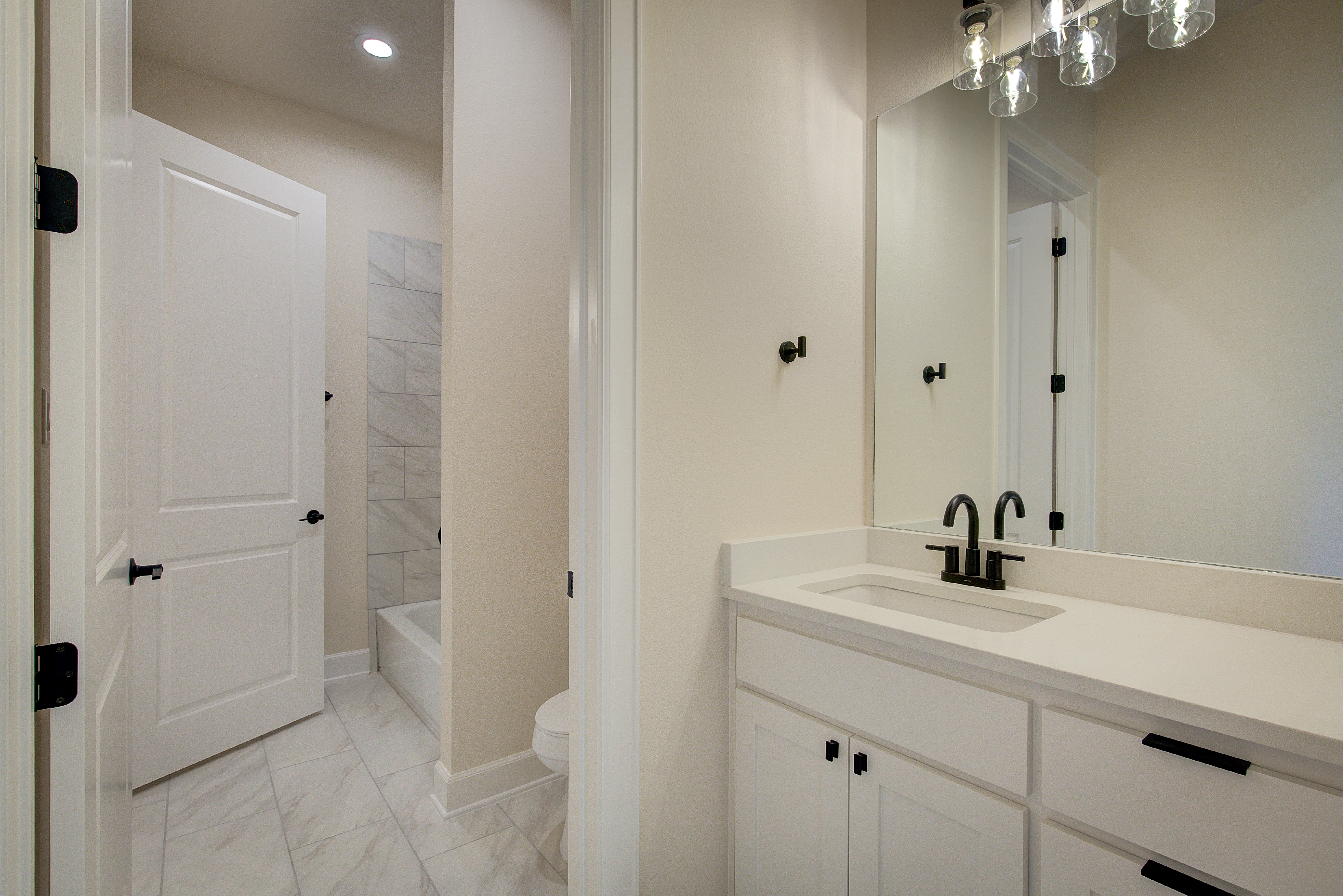 Mineola, Texas, 75773, United States, 4 Bedrooms Bedrooms, ,4 BathroomsBathrooms,Residential,For Sale,1981031