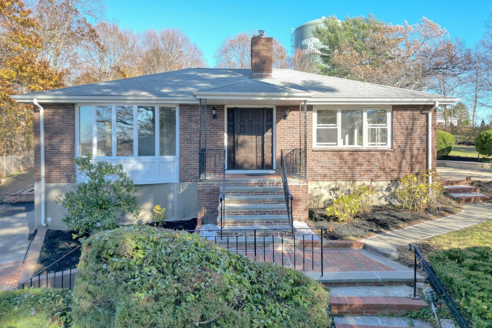 Braintree, Massachusetts, 02184, United States, 3 Bedrooms Bedrooms, ,3 BathroomsBathrooms,Residential,For Sale,2001239