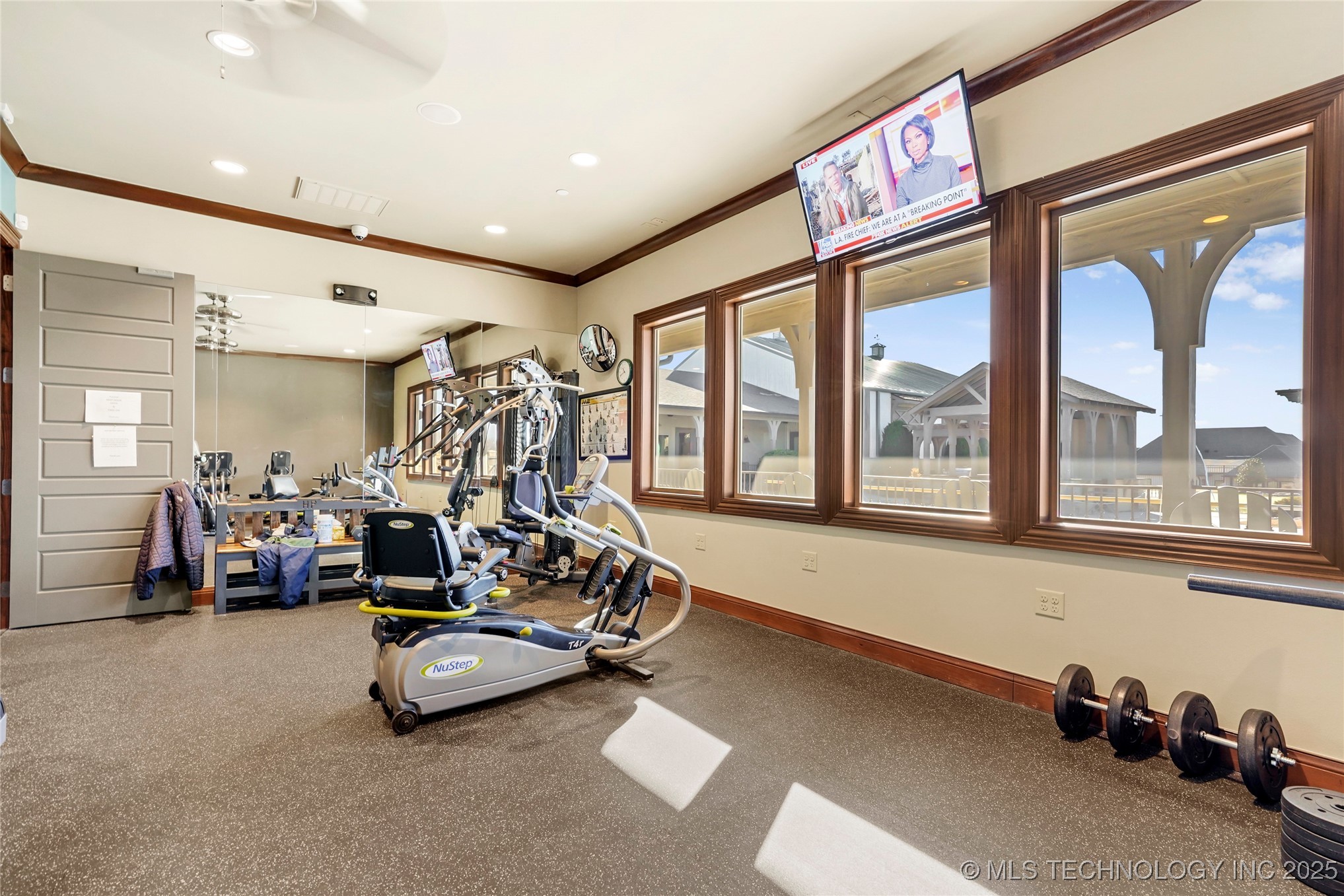 Tulsa, Oklahoma, 74132, United States, 2 Bedrooms Bedrooms, ,2 BathroomsBathrooms,Residential,For Sale,1926160