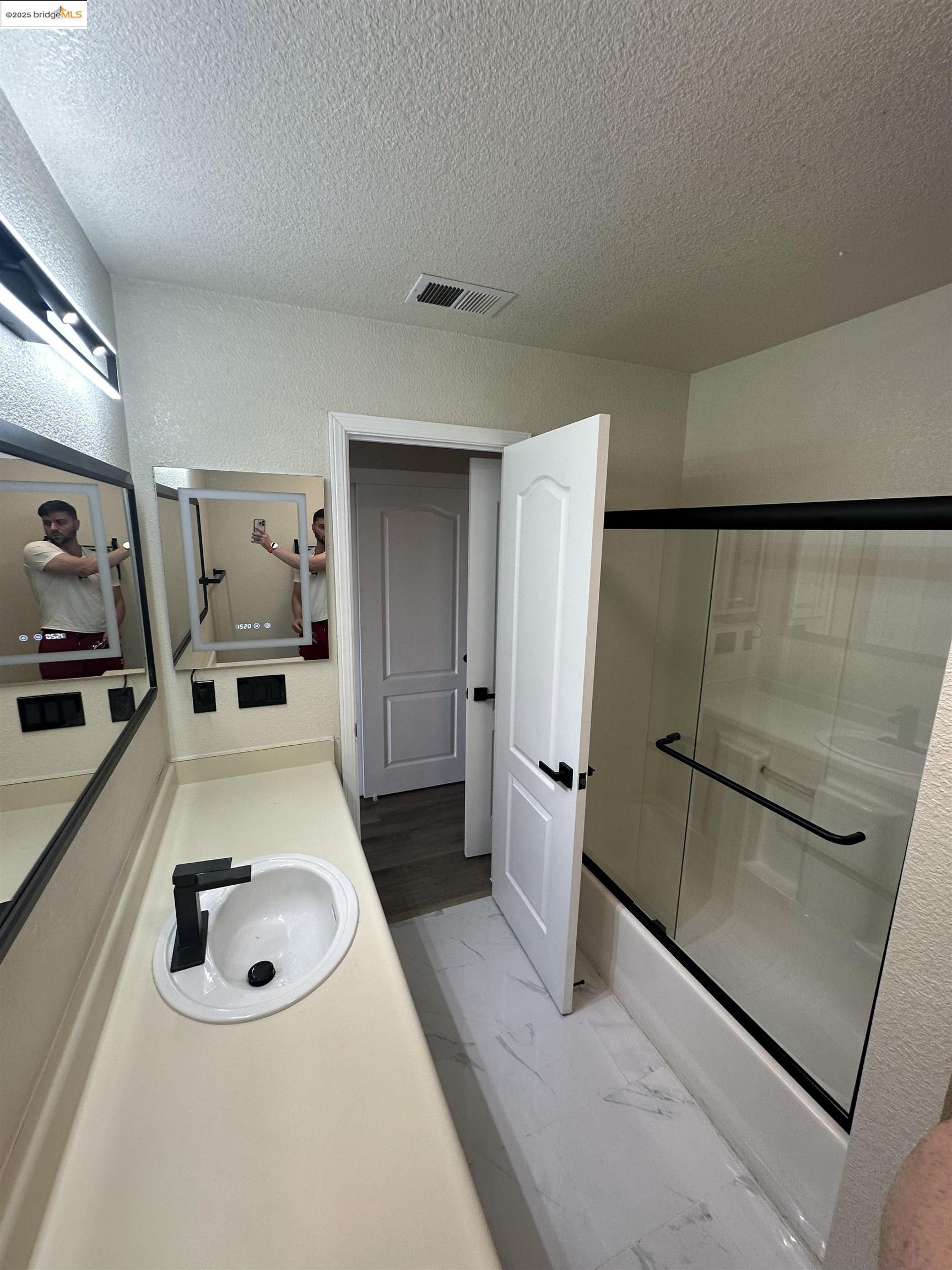 Vallejo, California, 94591, United States, ,Residential,For Sale,1940570