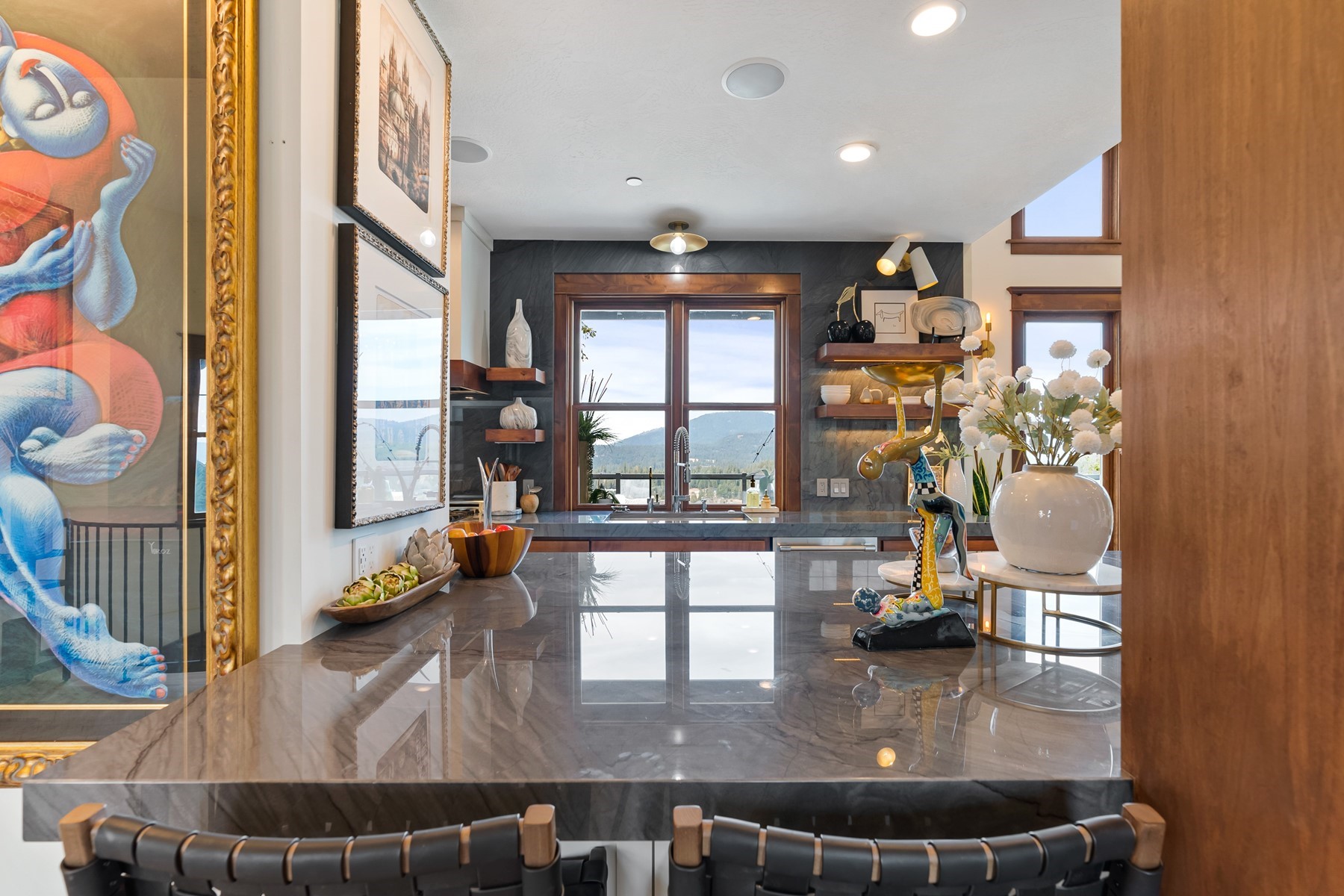  Stunning Contemporary Home with Lake Views - 物件實景