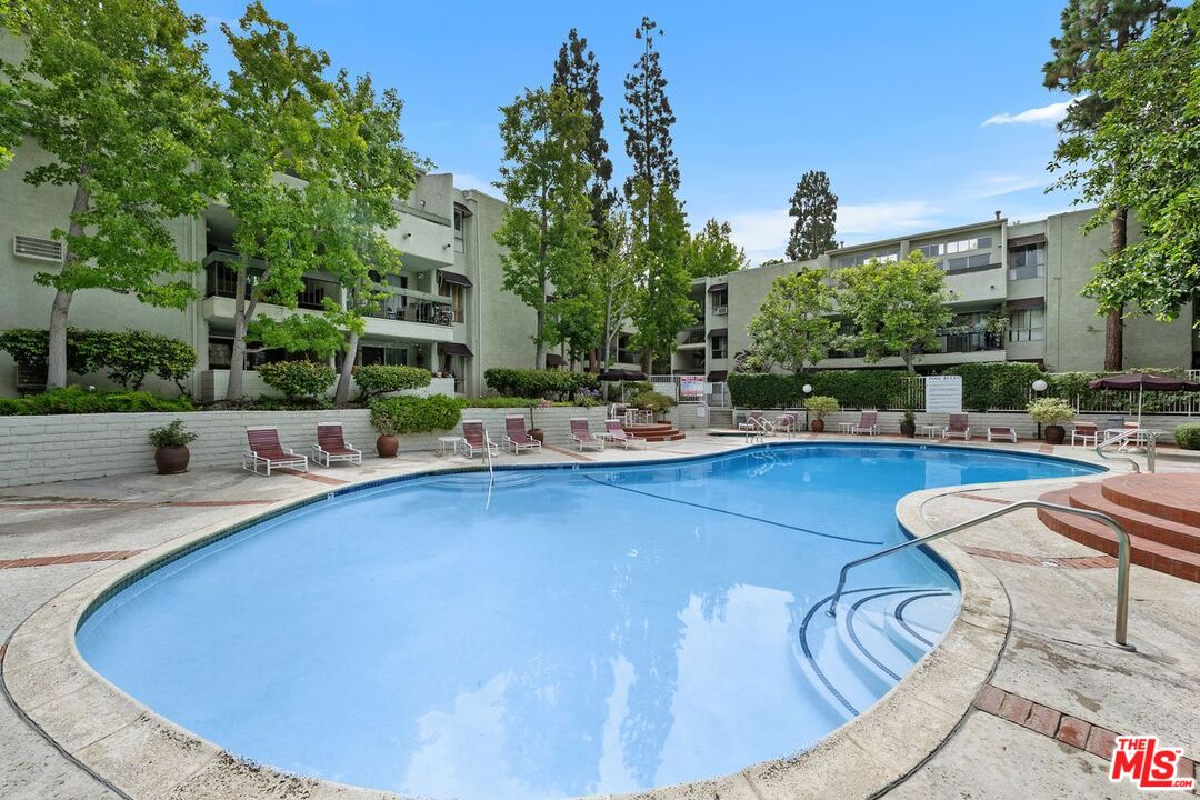 Culver City, California, 90230, United States, 2 Bedrooms Bedrooms, ,2 BathroomsBathrooms,Residential,For Sale,1901861