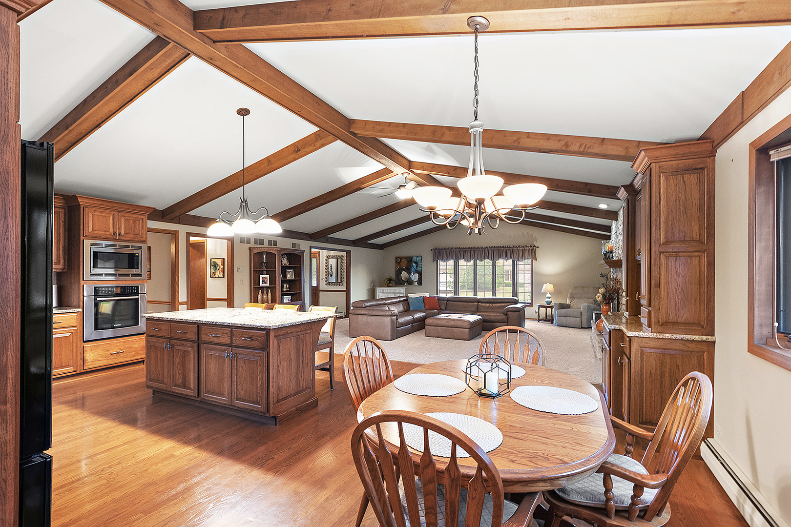 Orland Park, Illinois, 60462, United States, 4 Bedrooms Bedrooms, ,3 BathroomsBathrooms,Residential,For Sale,1865002