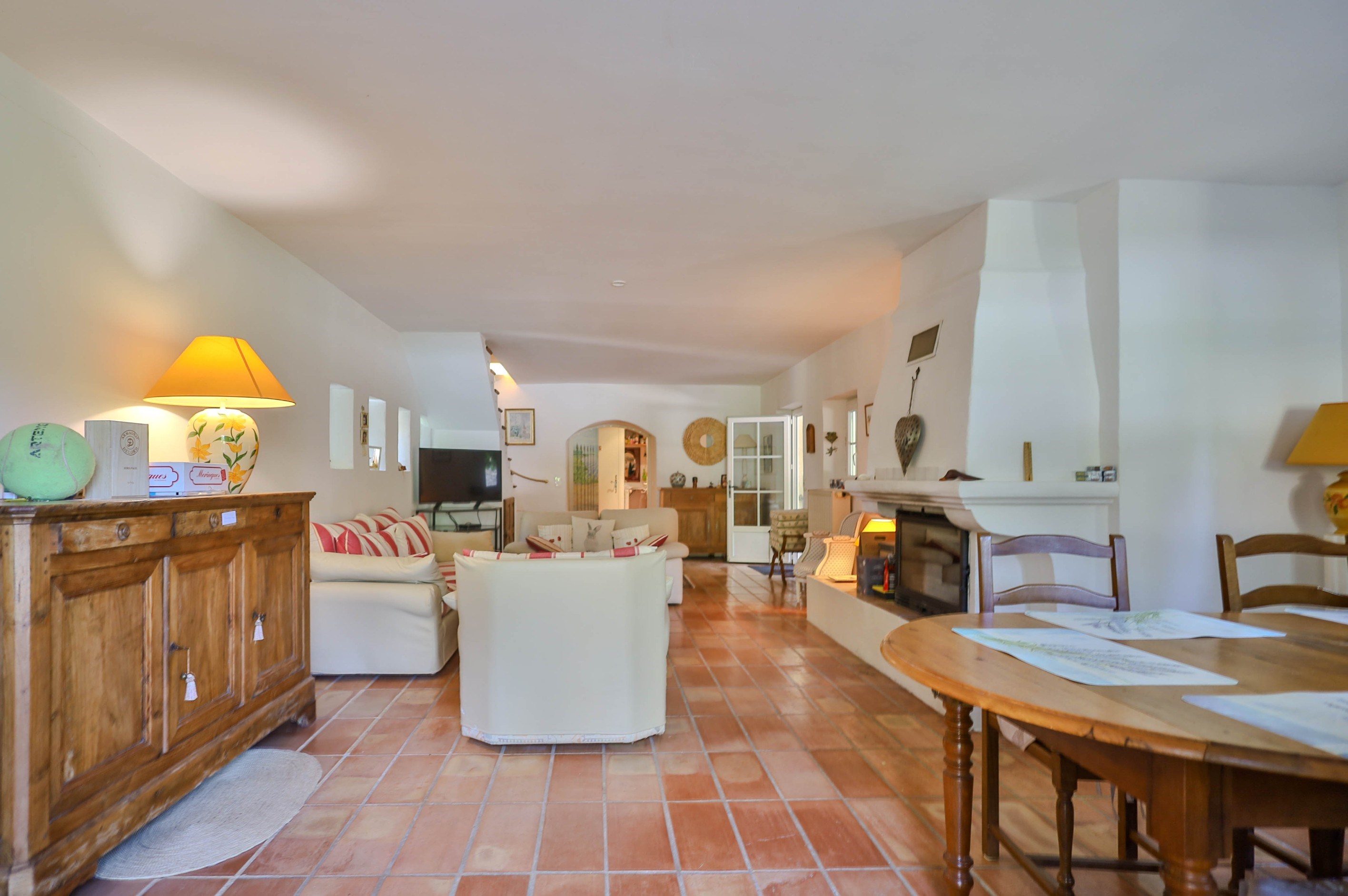  Elegant Provençal Property with Views over Gordes - 物件實景
