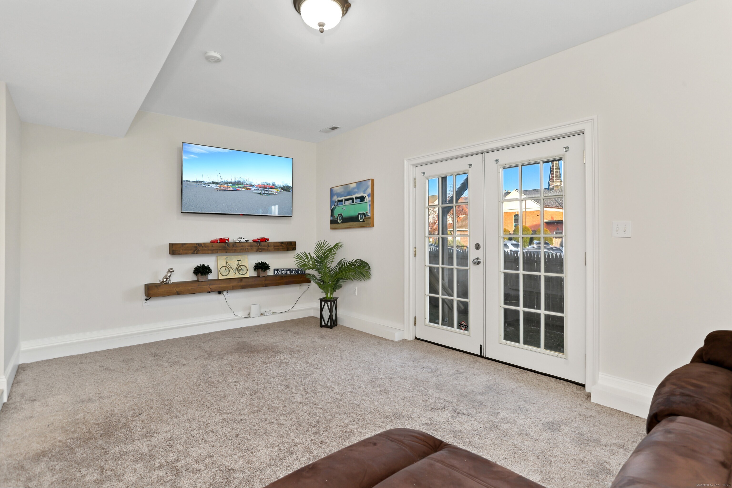 Fairfield, Connecticut, 06824, United States, 3 Bedrooms Bedrooms, ,3 BathroomsBathrooms,Residential,For Sale,2003354