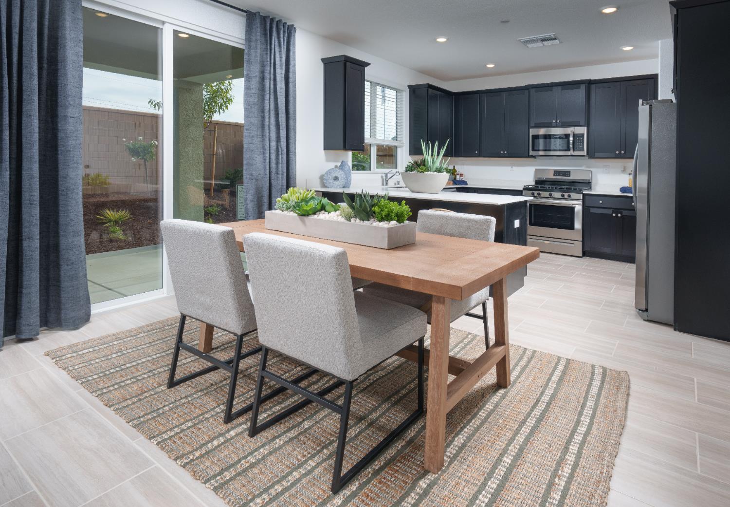 Sacramento, California, 95829, United States, 3 Bedrooms Bedrooms, ,3 BathroomsBathrooms,Residential,For Sale,1933328