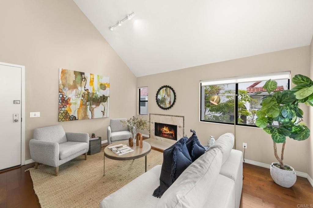 San Diego, California, 92101, United States, 2 Bedrooms Bedrooms, ,2 BathroomsBathrooms,Residential,For Sale,1760340