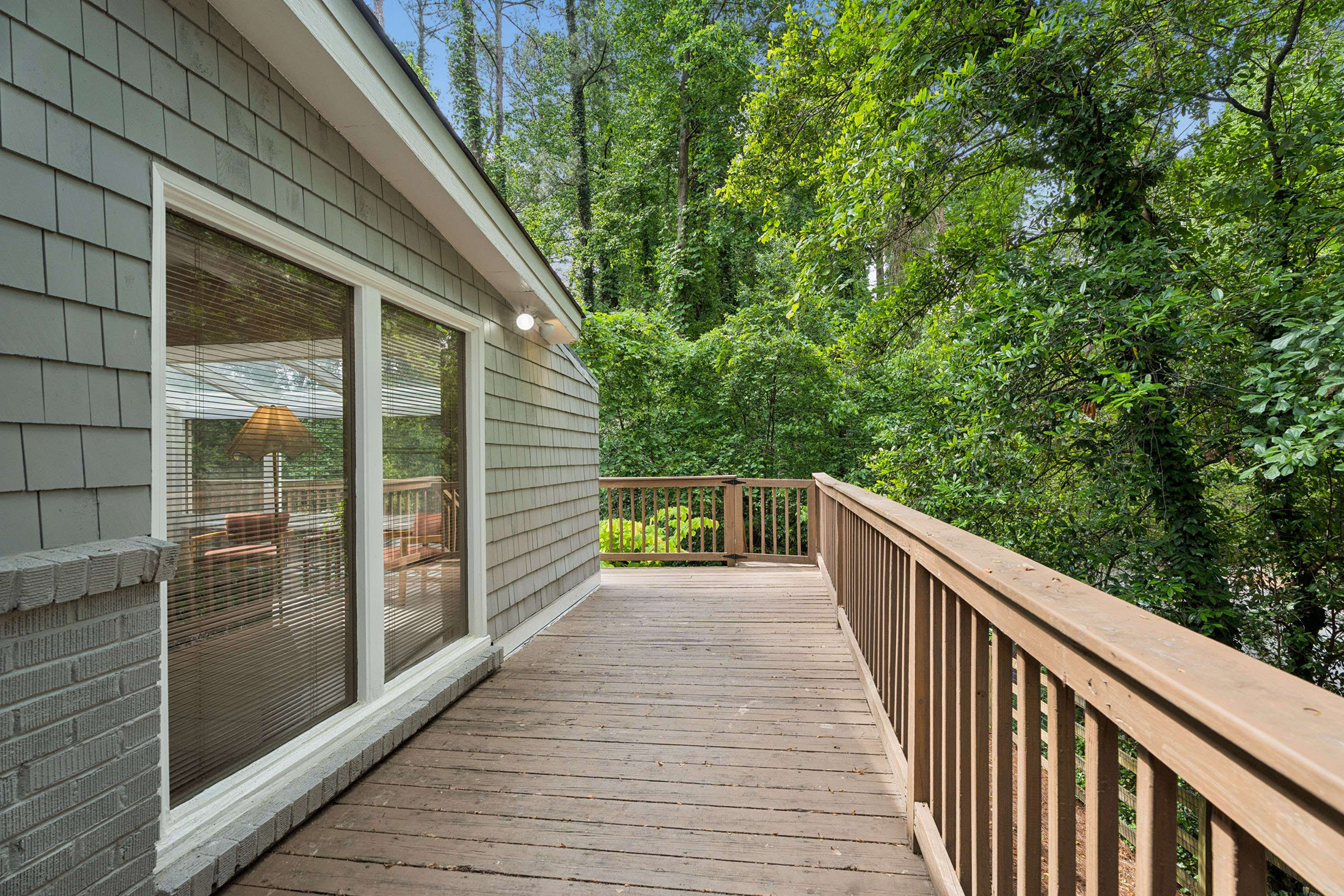  Modern Luxury Meets Total Peace in Brookhaven - 物件實景