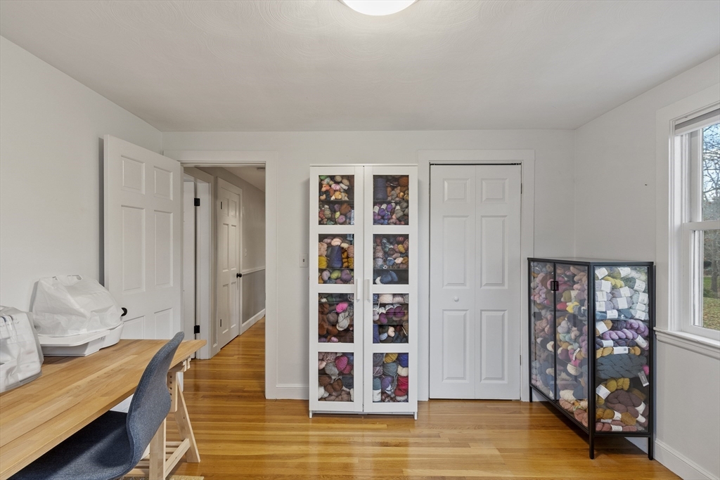 Hamilton, Massachusetts, 01982, United States, 4 Bedrooms Bedrooms, ,2 BathroomsBathrooms,Residential,For Sale,1989221