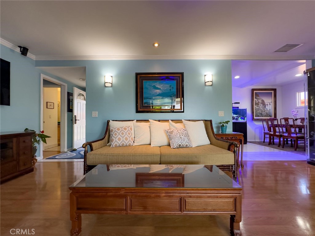 Huntington Beach, California, 92649, United States, 3 Bedrooms Bedrooms, ,2 BathroomsBathrooms,Residential,For Sale,2042860