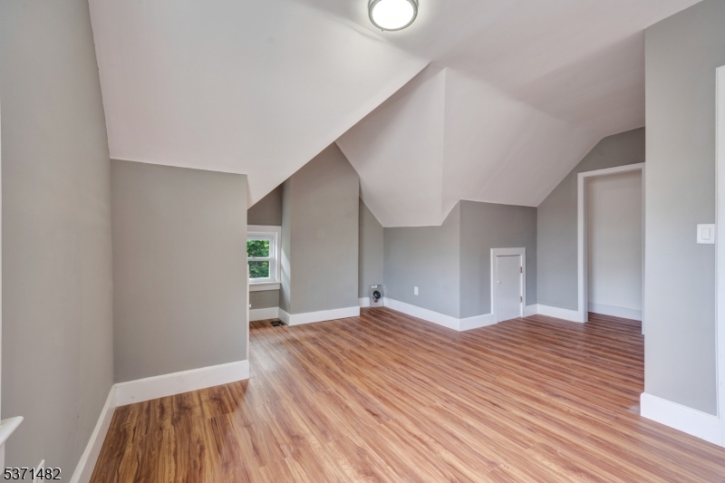 Newark City, New Jersey, 07103, United States, 6 Bedrooms Bedrooms, ,3 BathroomsBathrooms,Residential,For Sale,2002915