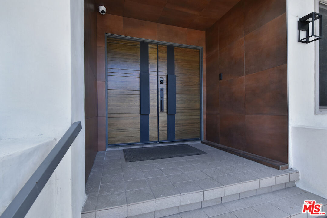 Sherman Oaks, California, 91403, United States, 4 Bedrooms Bedrooms, ,4 BathroomsBathrooms,Residential,For Sale,1794454