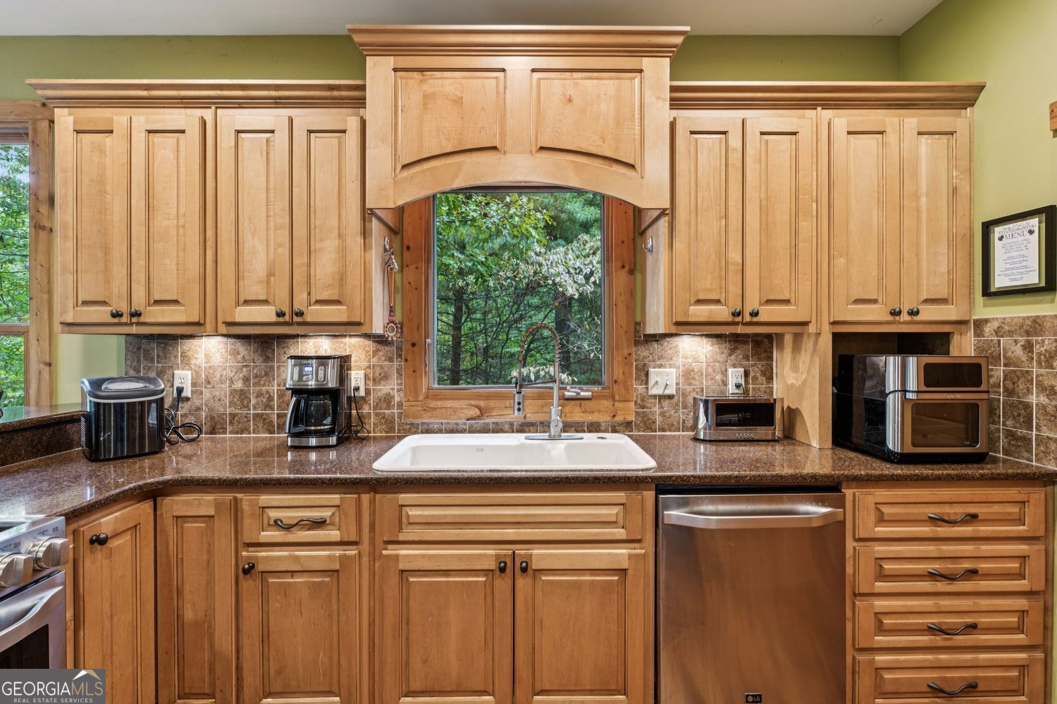 Ellijay, Georgia, 30540, United States, 3 Bedrooms Bedrooms, ,4 BathroomsBathrooms,Residential,For Sale,1952403