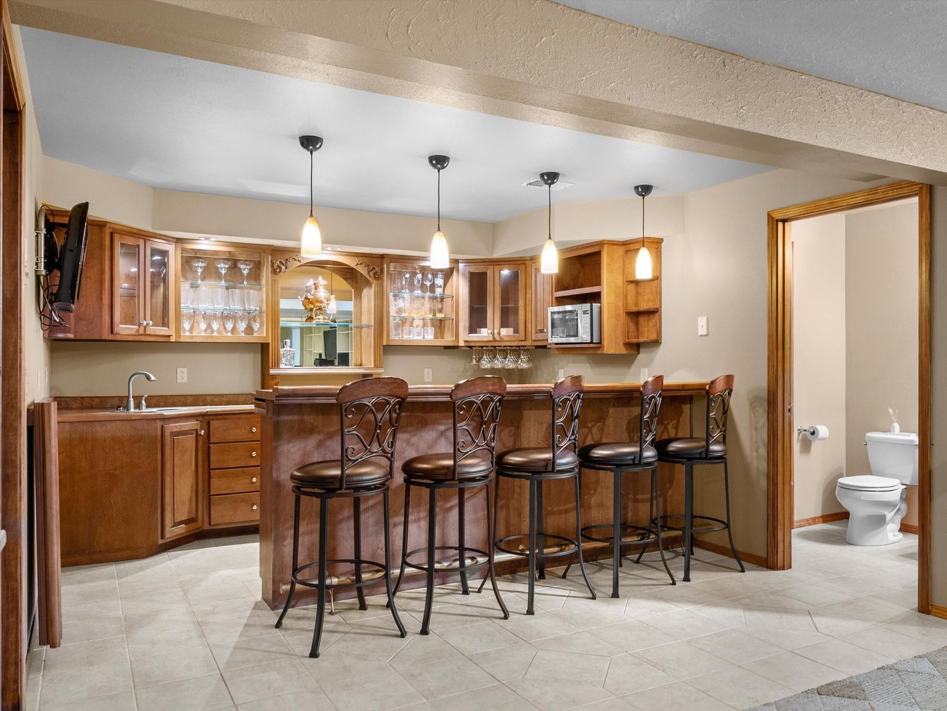 Manitowoc, Wisconsin, 54220, United States, 4 Bedrooms Bedrooms, ,4 BathroomsBathrooms,Residential,For Sale,1982773