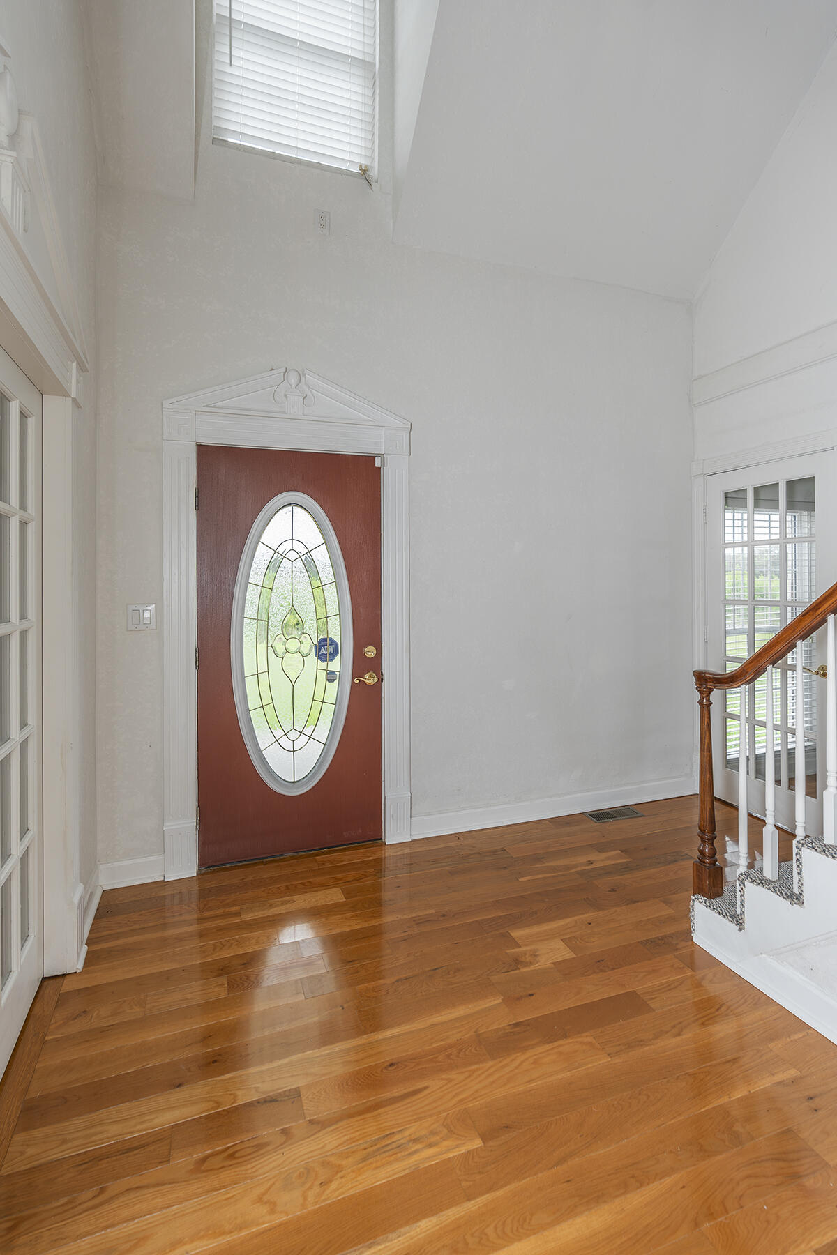 Jeffersonville, Kentucky, 40337, United States, 5 Bedrooms Bedrooms, ,4 BathroomsBathrooms,Residential,For Sale,1989610