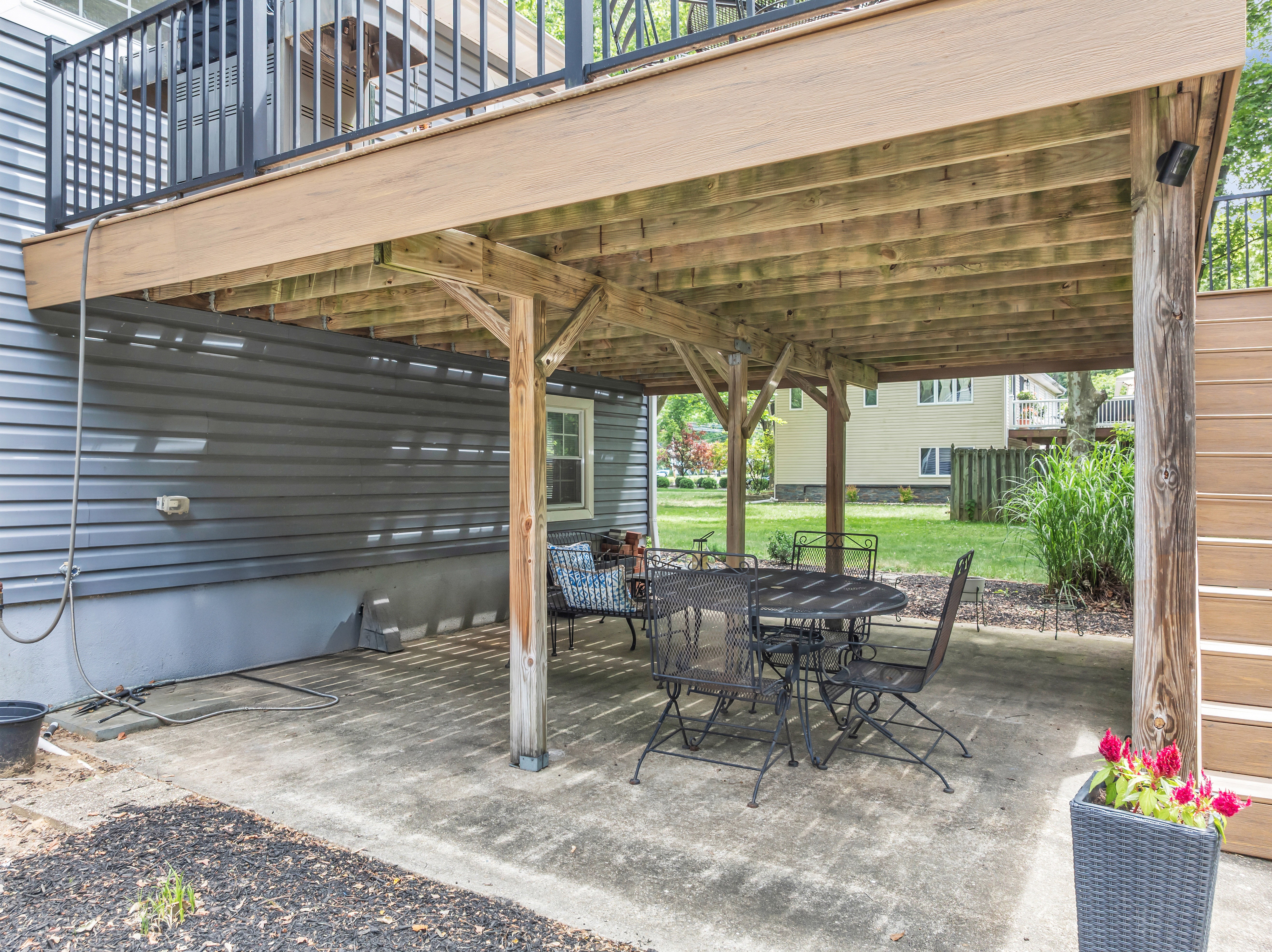  Beautiful Updated Bi-Level Home - 840 Nutswamp Road, Red Bank - 物件實景