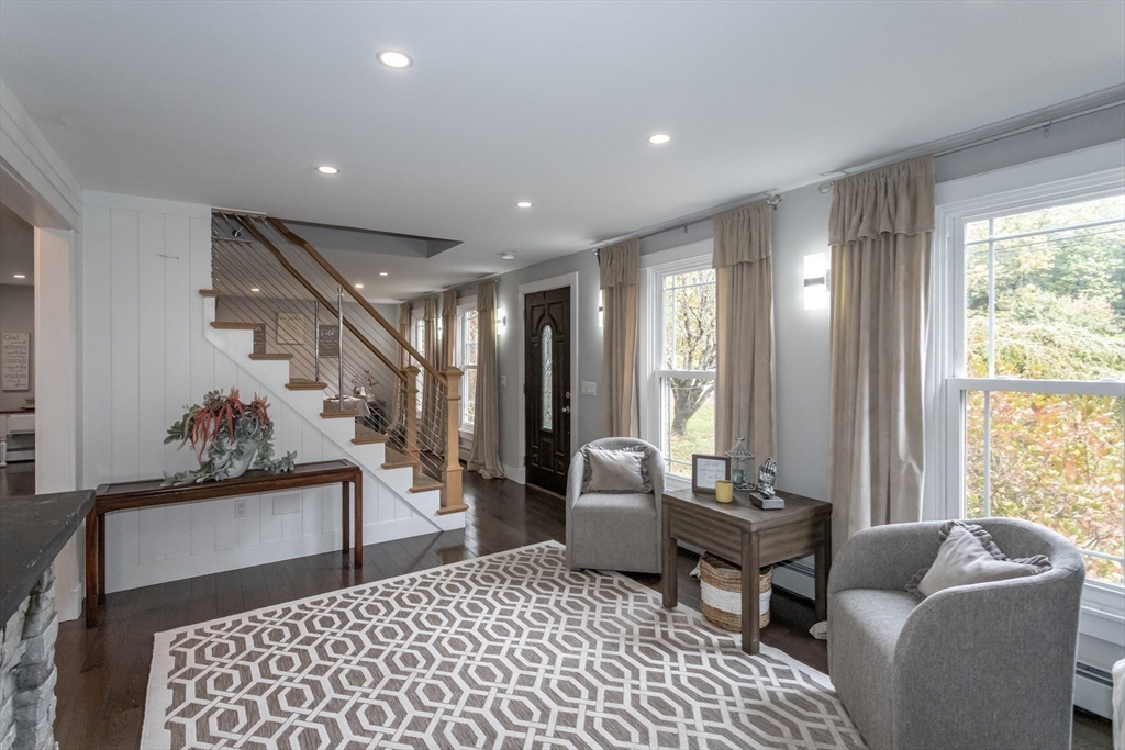 Westfield, Massachusetts, 01085, United States, 4 Bedrooms Bedrooms, ,2 BathroomsBathrooms,Residential,For Sale,1967509