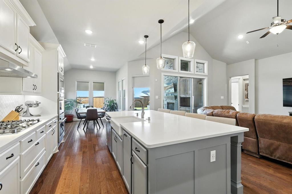 Little Elm, Texas, 75068, United States, 4 Bedrooms Bedrooms, ,3 BathroomsBathrooms,Residential,For Sale,1905823