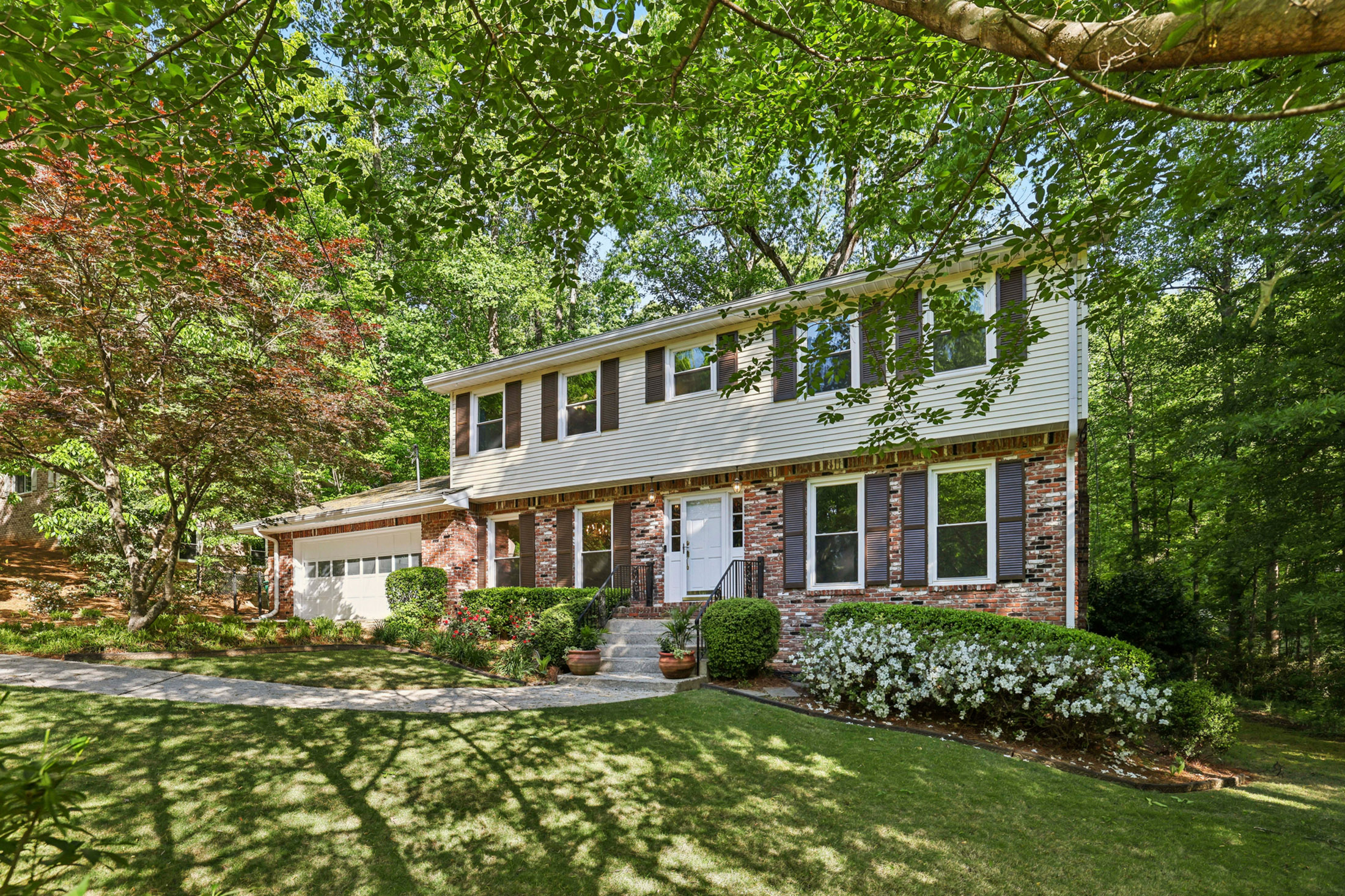  Standout Home in the Beloved Dunwoody North Neighborhood - 物件實景