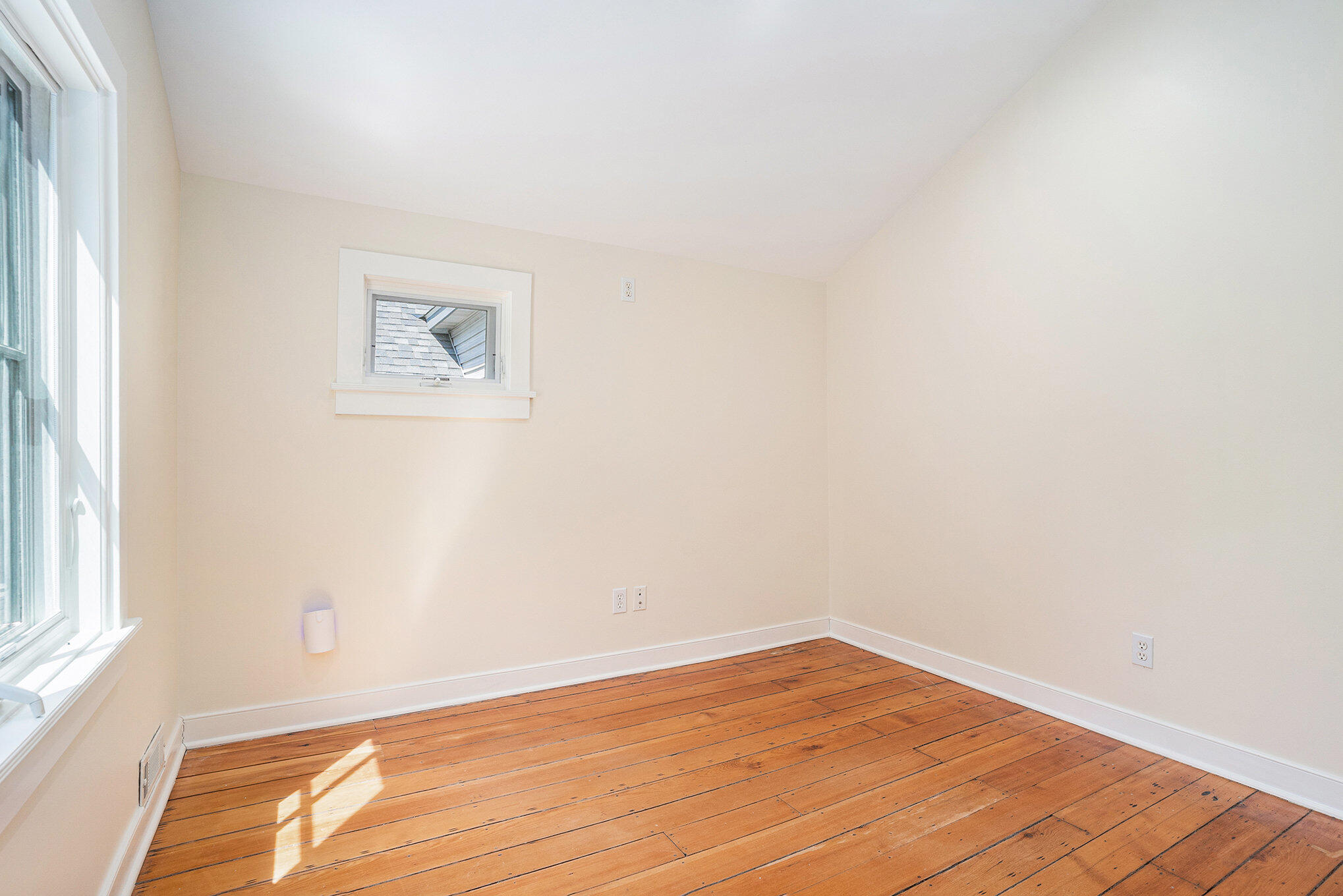 Saugatuck, Michigan, 49453, United States, 4 Bedrooms Bedrooms, ,3 BathroomsBathrooms,Residential,For Sale,1807495