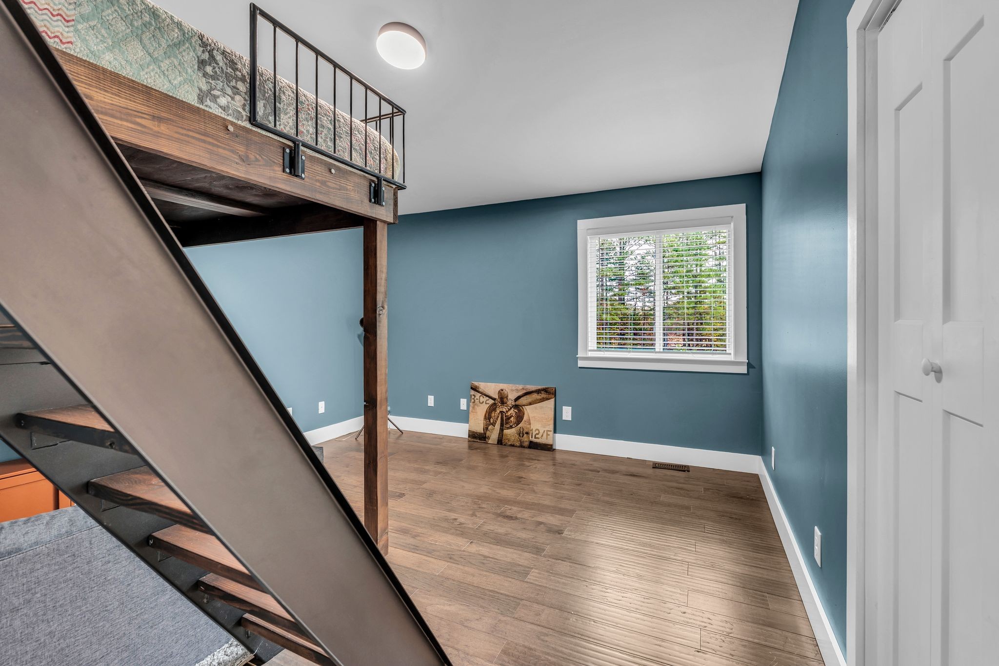 Lawrenceburg, Tennessee, 38464, United States, 3 Bedrooms Bedrooms, ,2 BathroomsBathrooms,Residential,For Sale,1988377