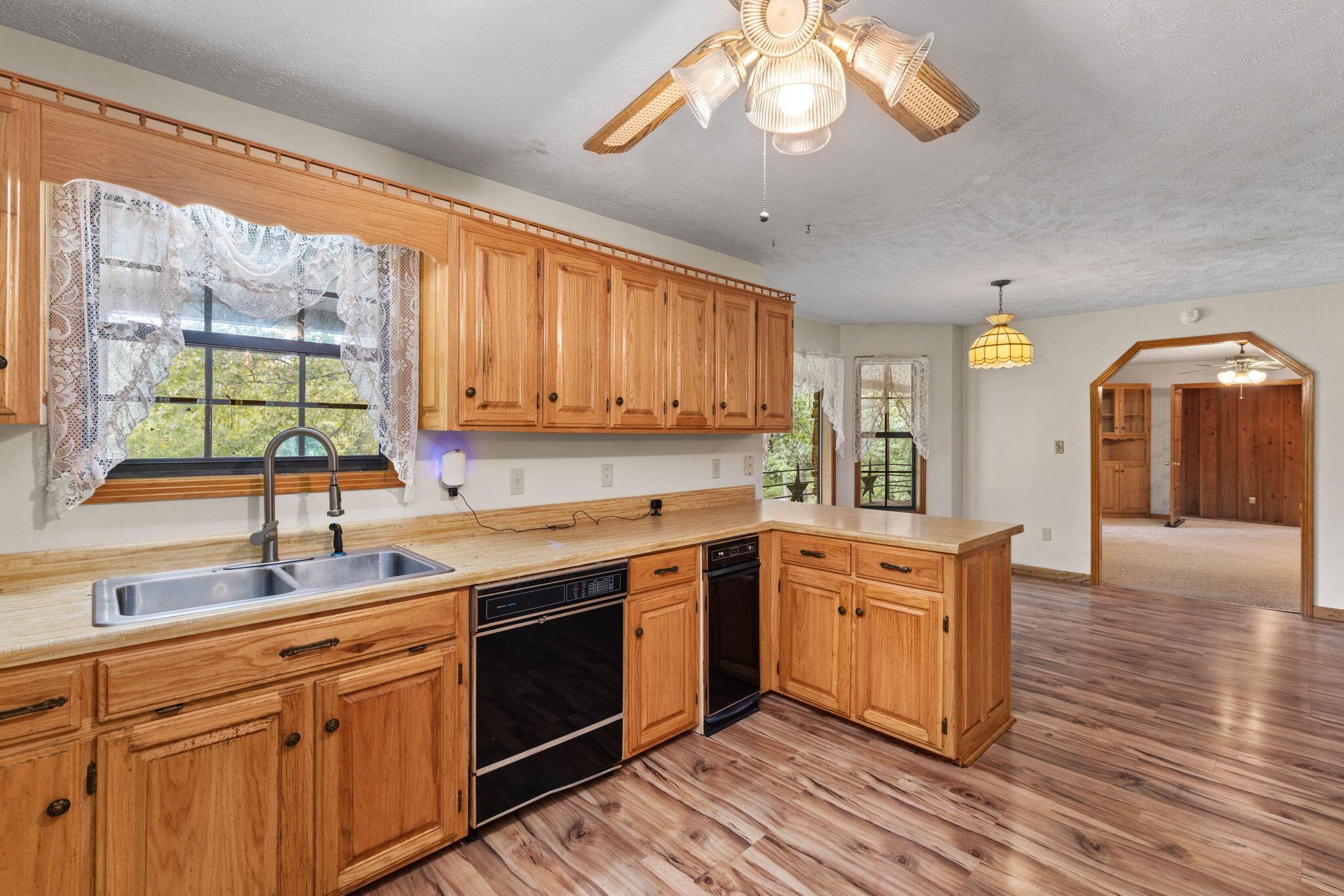 Reagan, Tennessee, 38368, United States, 6 Bedrooms Bedrooms, ,5 BathroomsBathrooms,Residential,For Sale,1927182