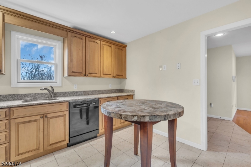 Jefferson Twp., New Jersey, 07849, United States, 3 Bedrooms Bedrooms, ,3 BathroomsBathrooms,Residential,For Sale,1995932