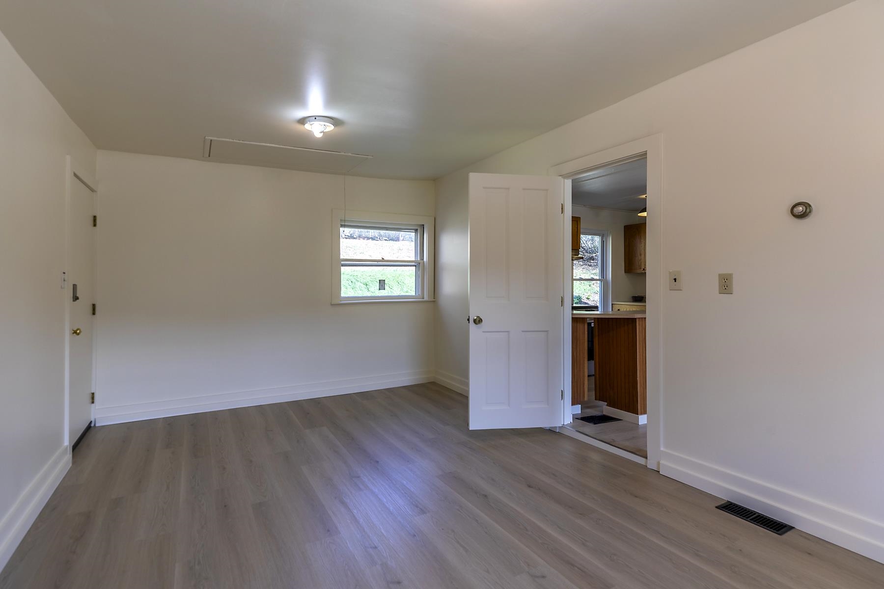  5798 West Woodstock Road - 物件實景