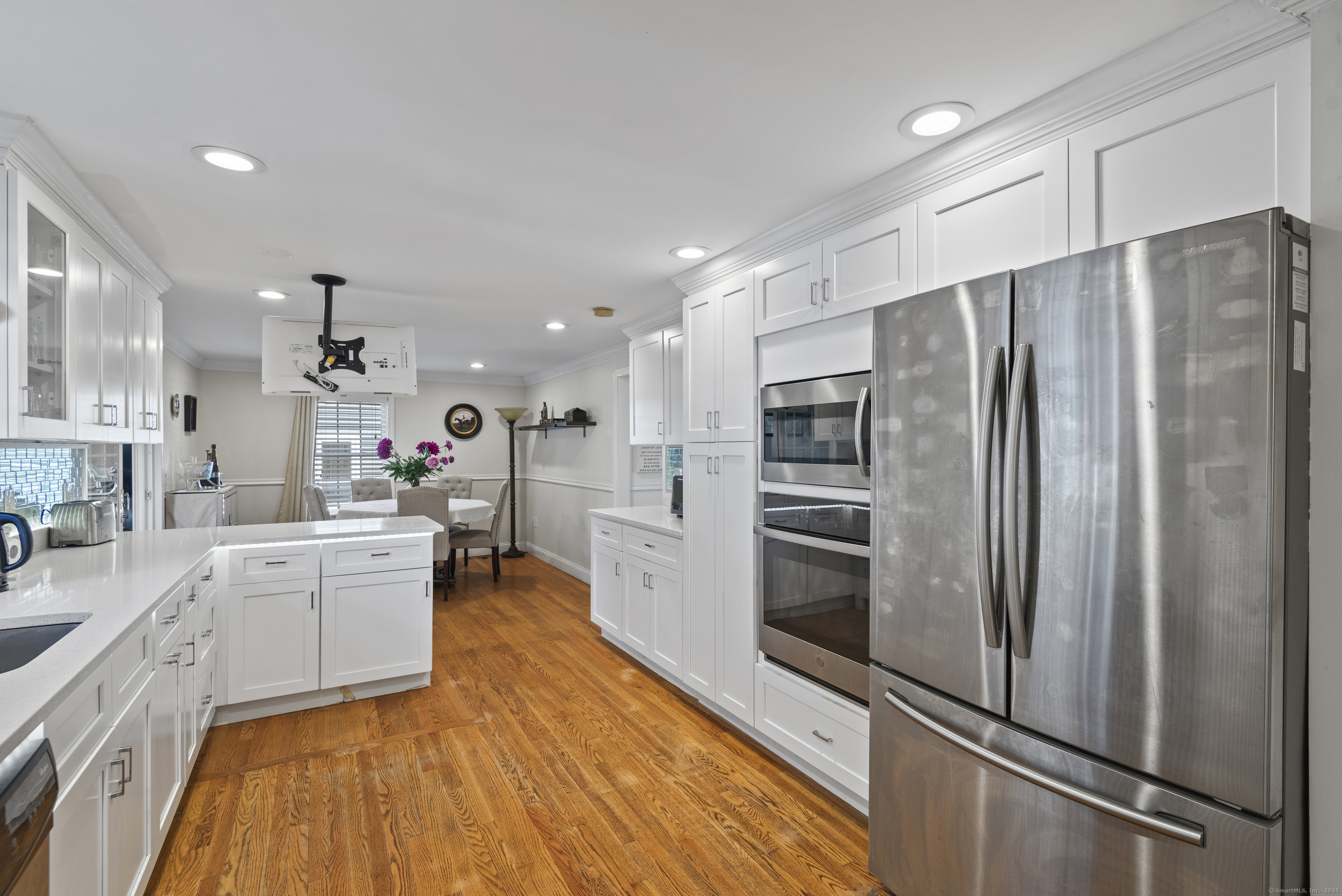 Milford, Connecticut, 06460, United States, 4 Bedrooms Bedrooms, ,3 BathroomsBathrooms,Residential,For Sale,1848853