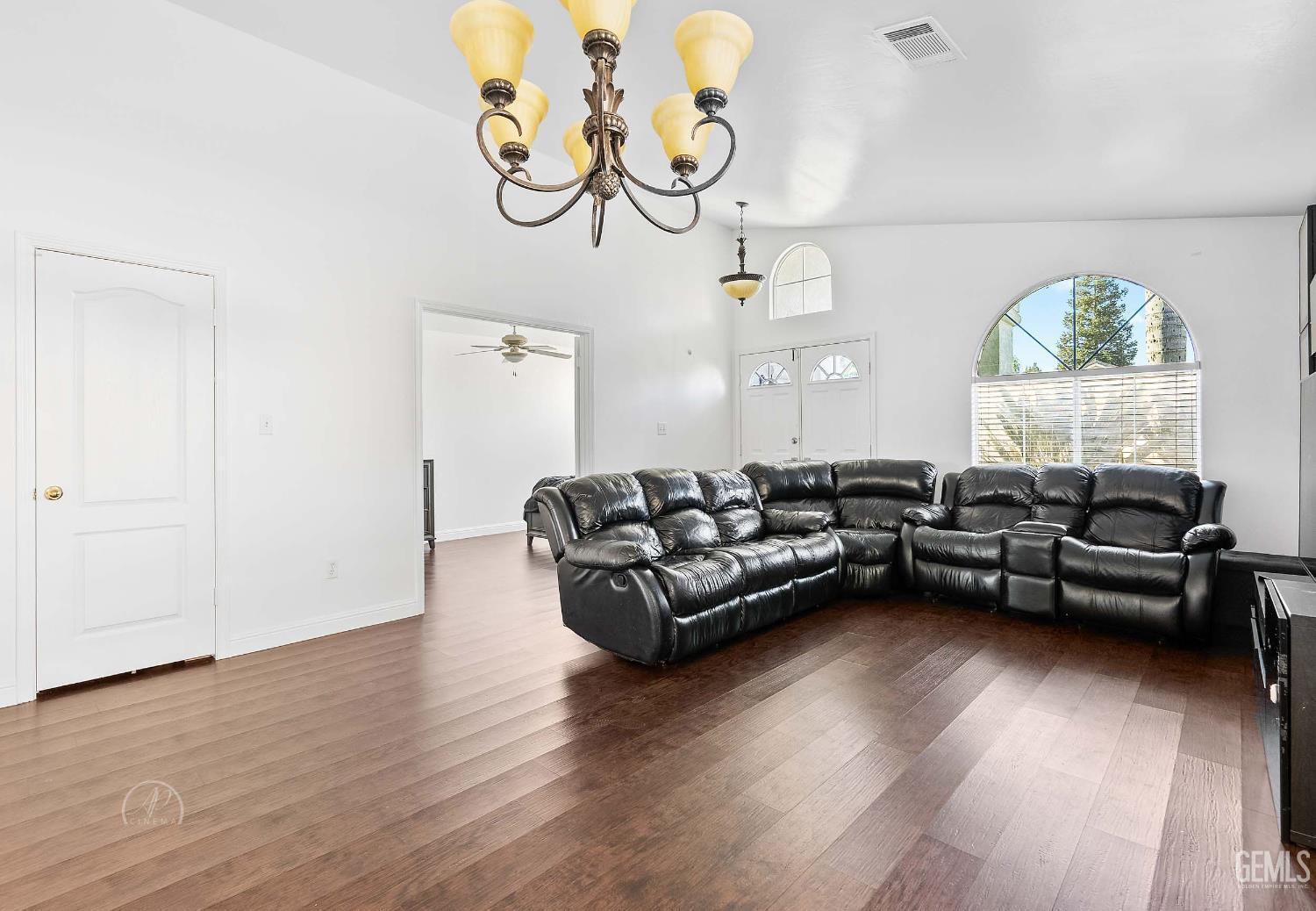 Bakersfield, California, 93312, United States, 4 Bedrooms Bedrooms, ,2 BathroomsBathrooms,Residential,For Sale,1931687