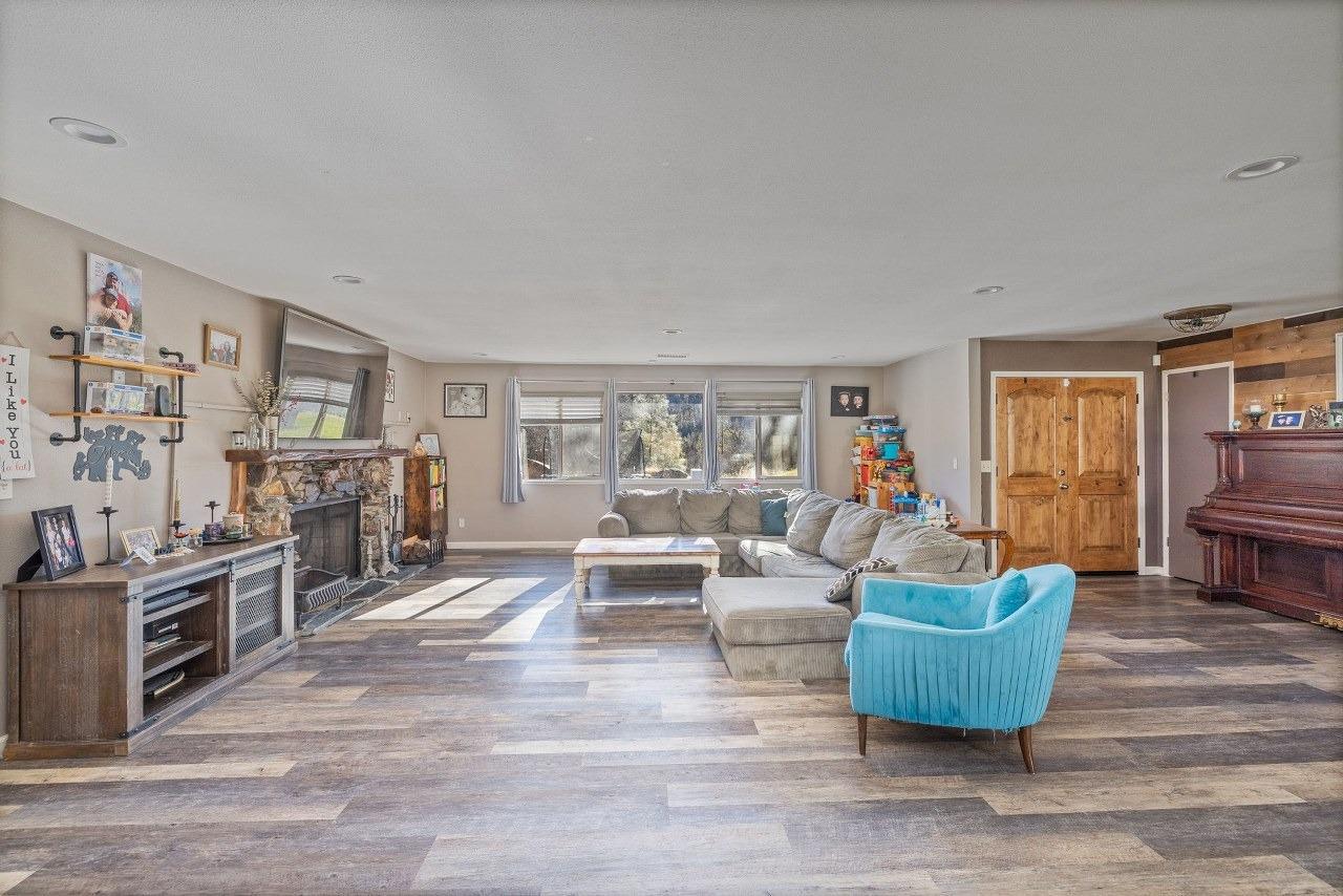 Coarsegold, California, 93614, United States, 4 Bedrooms Bedrooms, ,3 BathroomsBathrooms,Residential,For Sale,1978335