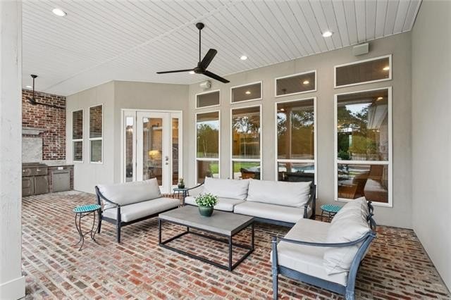 Madisonville, Louisiana, 70447, United States, 4 Bedrooms Bedrooms, ,6 BathroomsBathrooms,Residential,For Sale,1921490