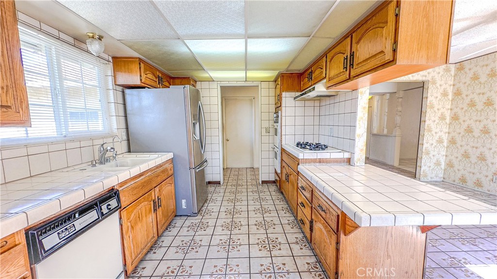 Carson, California, 90745, United States, 4 Bedrooms Bedrooms, ,2 BathroomsBathrooms,Residential,For Sale,1900835