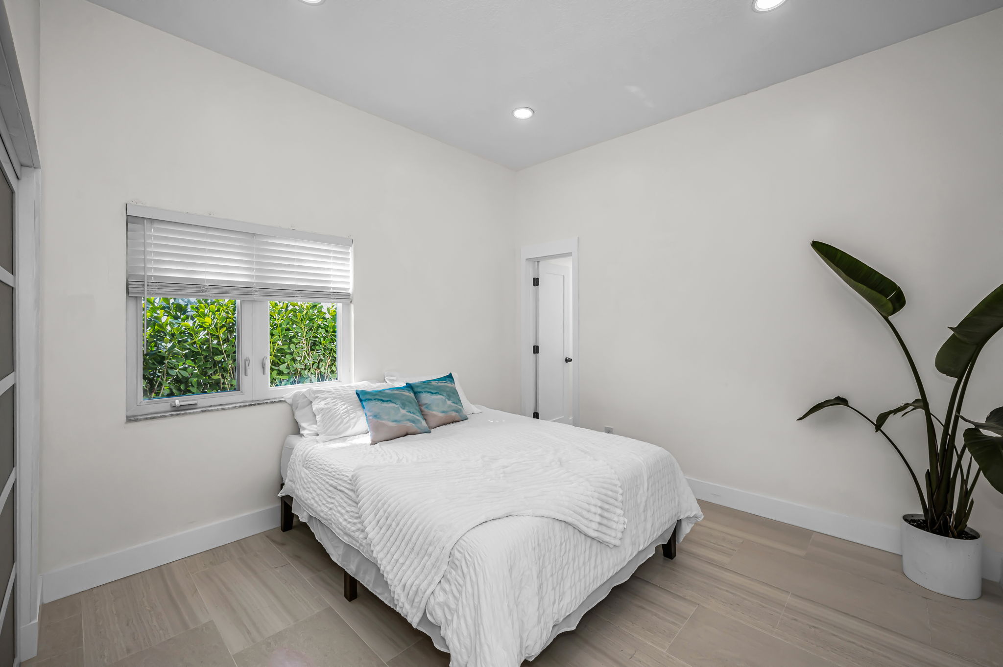 Treasure Island, Florida, 33706, United States, 4 Bedrooms Bedrooms, ,3 BathroomsBathrooms,Residential,For Sale,2016034