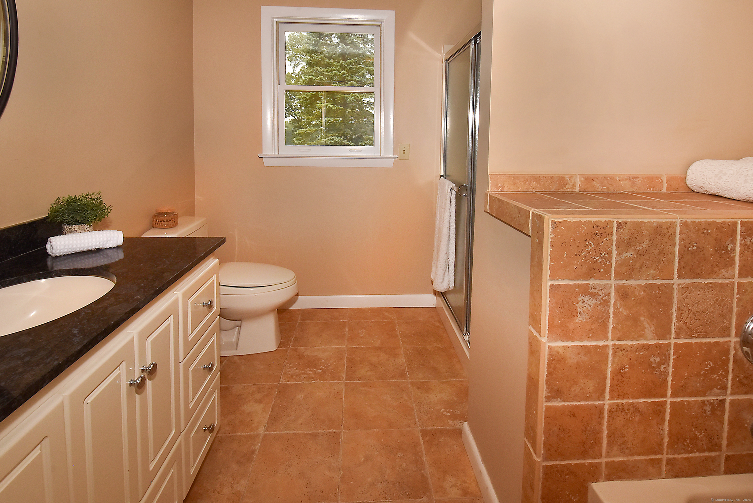 Ellington, Connecticut, 06029, United States, 5 Bedrooms Bedrooms, ,4 BathroomsBathrooms,Residential,For Sale,1911965