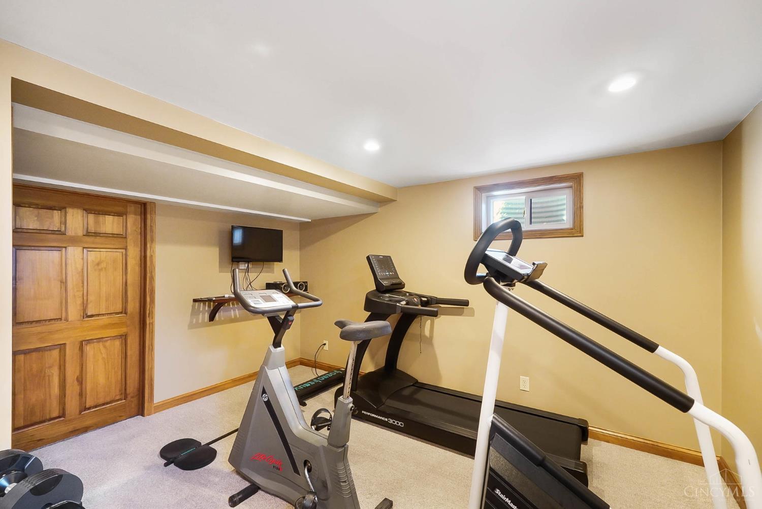 Hamilton, Ohio, 45013, United States, 4 Bedrooms Bedrooms, ,4 BathroomsBathrooms,Residential,For Sale,2000697