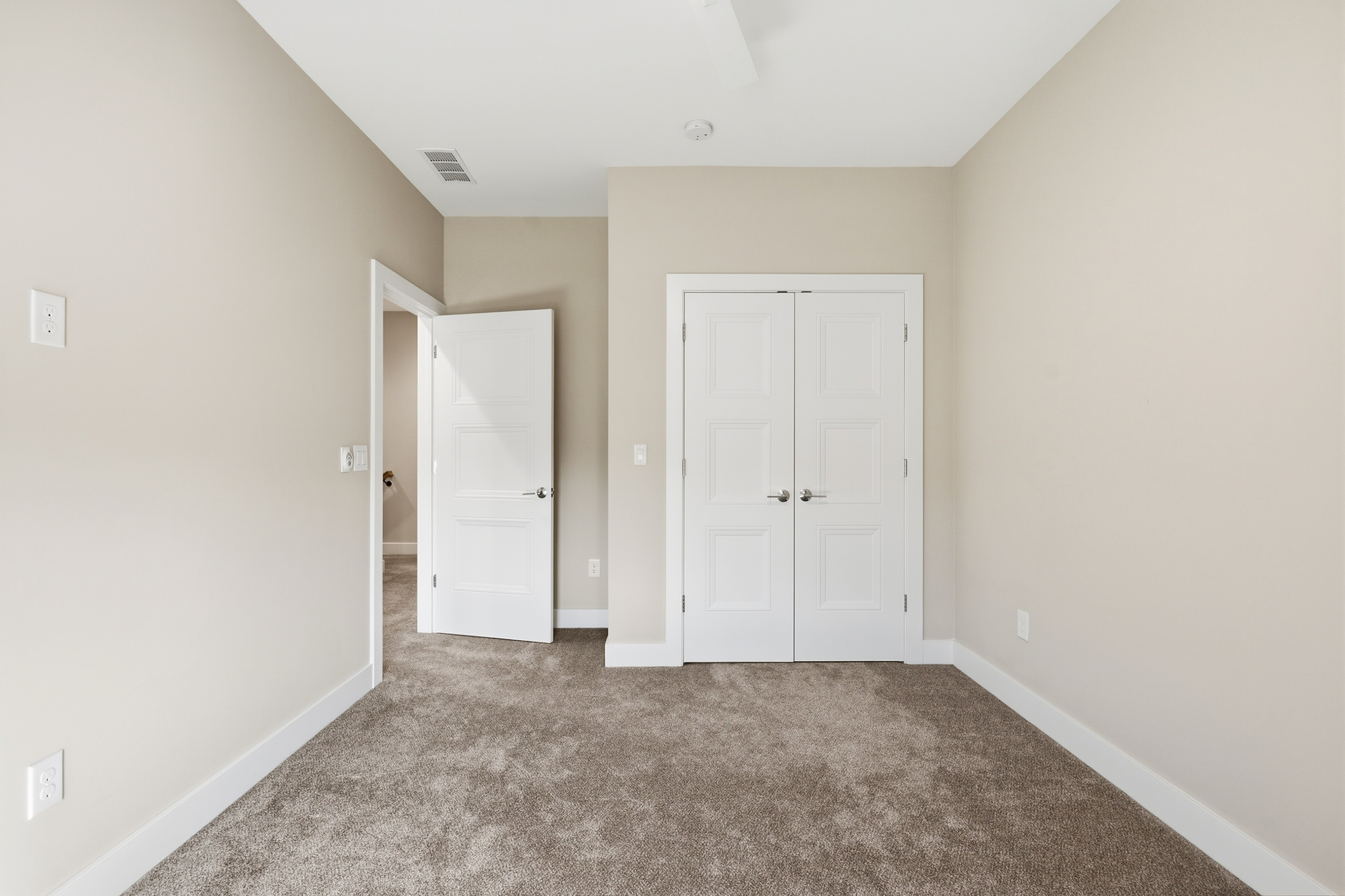 4252 Parkview Drive, Blue Ash, OH 45242 - 物件實景