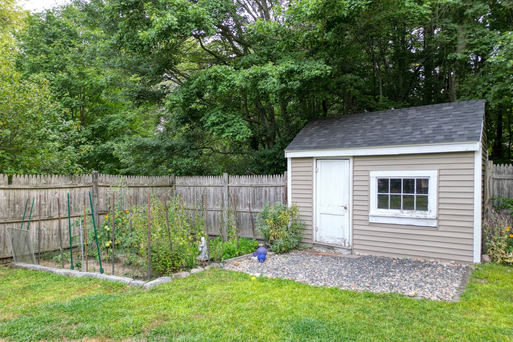 Holbrook, Massachusetts, 02343, United States, 4 Bedrooms Bedrooms, ,3 BathroomsBathrooms,Residential,For Sale,1910565