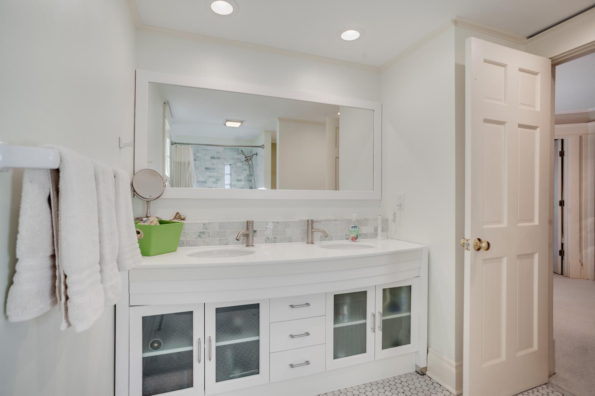 Minneapolis, Minnesota, 55408, United States, 5 Bedrooms Bedrooms, ,2 BathroomsBathrooms,Residential,For Sale,1960764