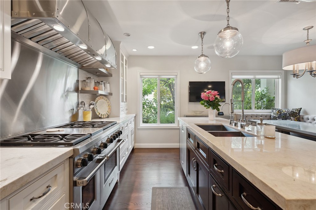 Tarzana, California, 91356, United States, 6 Bedrooms Bedrooms, ,5 BathroomsBathrooms,Residential,For Sale,1848701