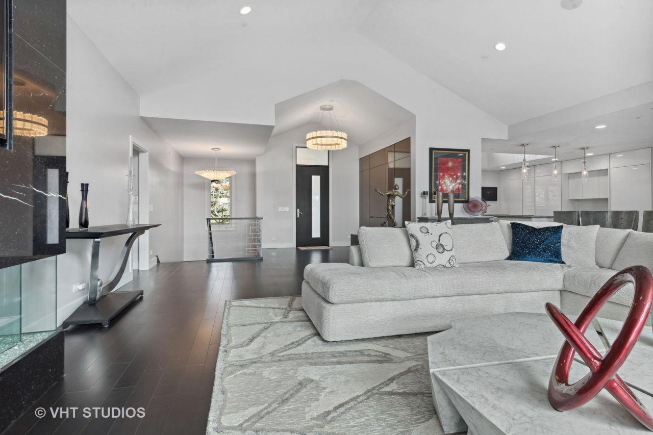 Barrington, Illinois, 60010, United States, 5 Bedrooms Bedrooms, ,5 BathroomsBathrooms,Residential,For Sale,1759208