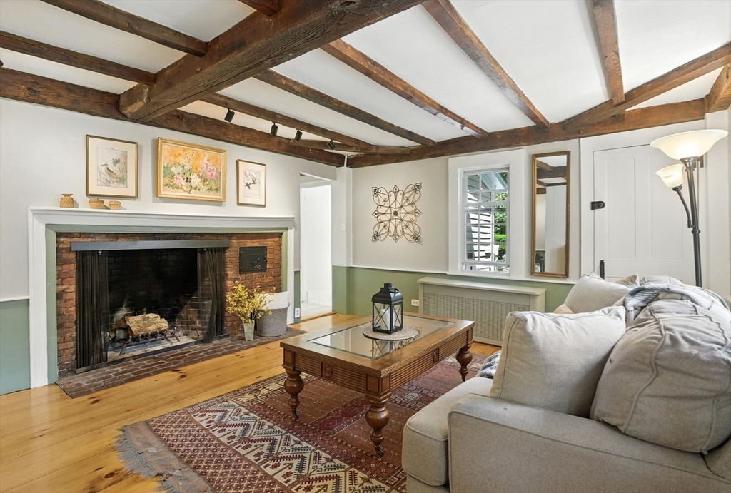 Bolton, Massachusetts, 01740, United States, 4 Bedrooms Bedrooms, ,4 BathroomsBathrooms,Residential,For Sale,1866522